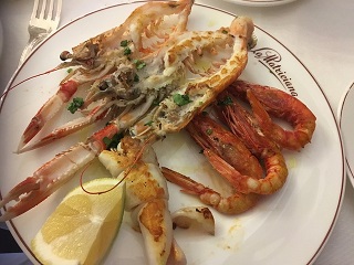 I ROM HAR MAN ALTID
EN EKSTRA VEN MED
TIL BORDS
